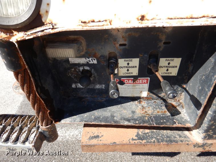 image for item DY9572 2009 Dodge Ram 5500HD  bucket truck