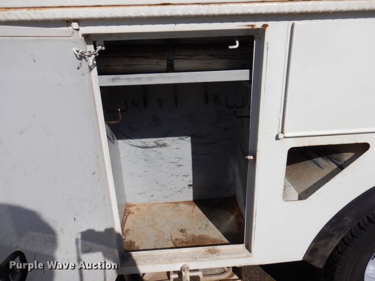 image for item DY9572 2009 Dodge Ram 5500HD  bucket truck