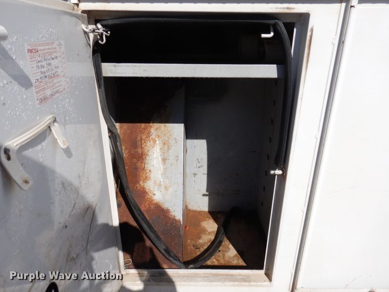 image for item DY9572 2009 Dodge Ram 5500HD  bucket truck