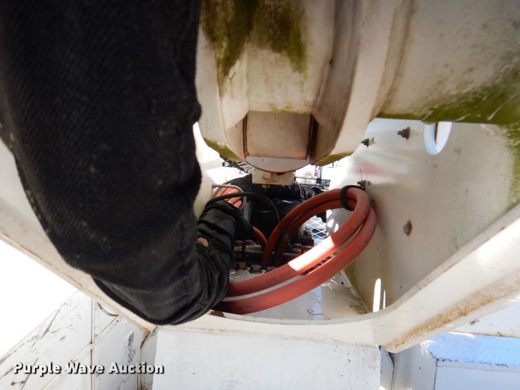 image for item DY9572 2009 Dodge Ram 5500HD  bucket truck