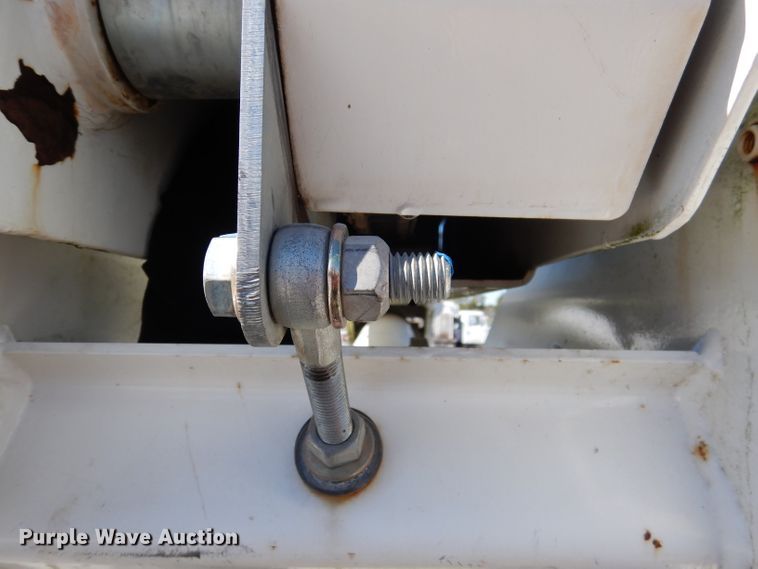 image for item DY9572 2009 Dodge Ram 5500HD  bucket truck