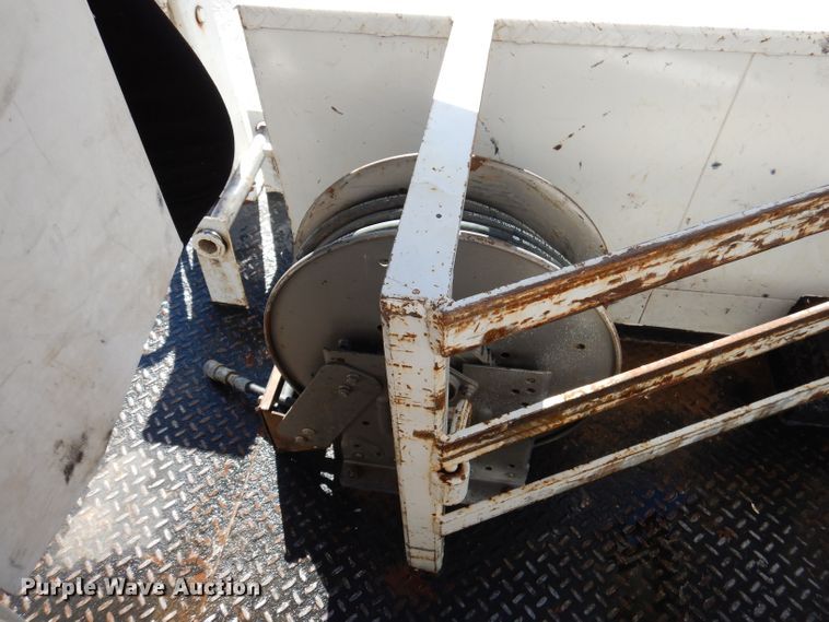 image for item DY9572 2009 Dodge Ram 5500HD  bucket truck