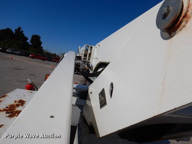 image for item DY9572 2009 Dodge Ram 5500HD  bucket truck