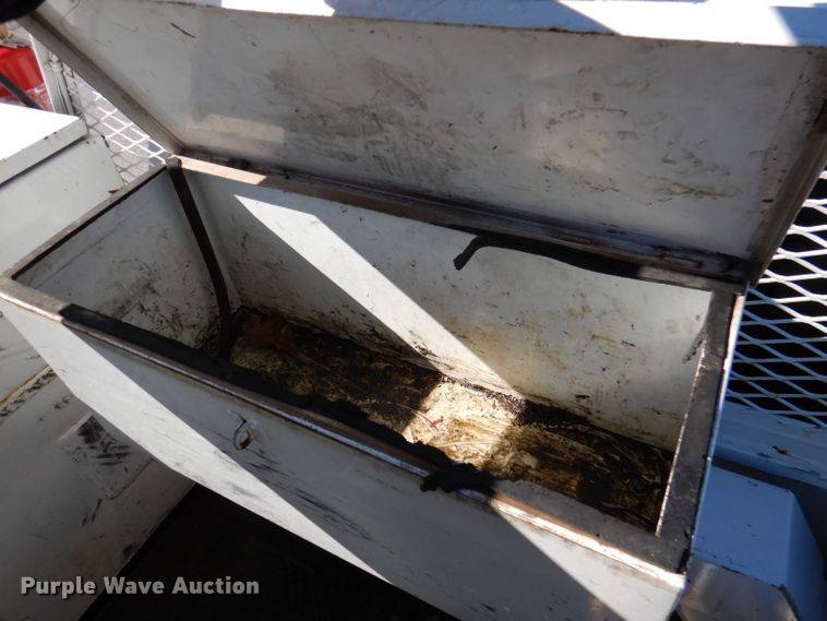 image for item DY9572 2009 Dodge Ram 5500HD  bucket truck