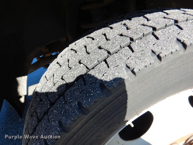 image for item DY9572 2009 Dodge Ram 5500HD  bucket truck