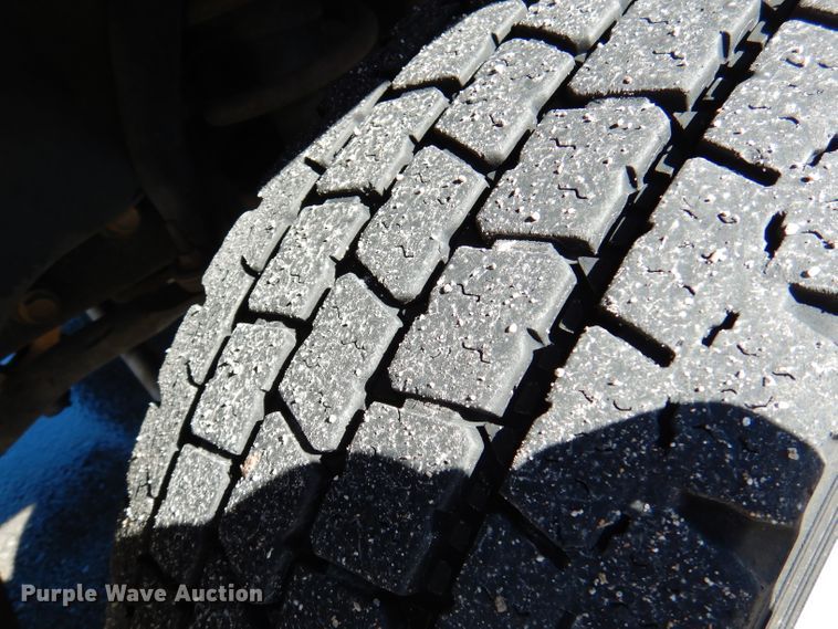 image for item DY9572 2009 Dodge Ram 5500HD  bucket truck