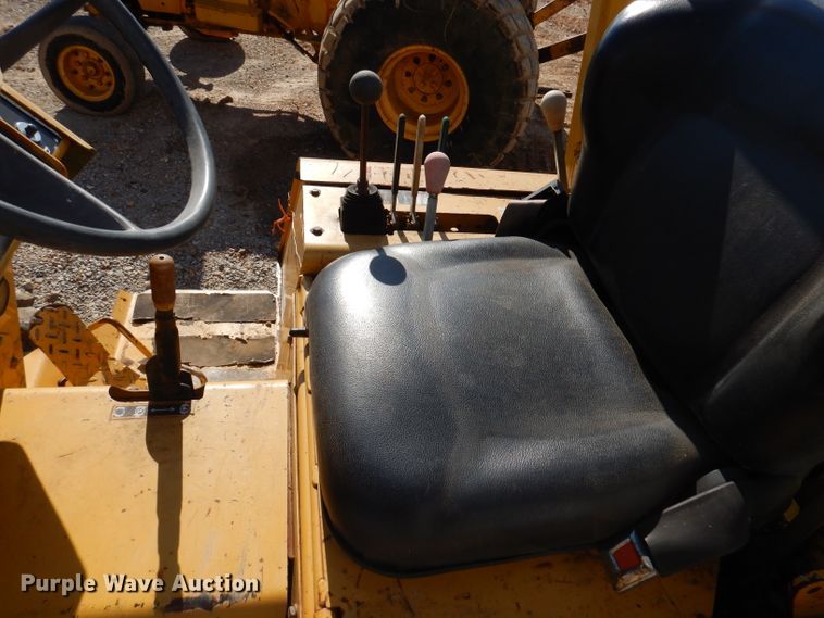 image for item DY9584 2006 Vermeer RT450  trencher