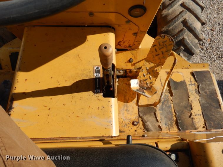 image for item DY9584 2006 Vermeer RT450  trencher