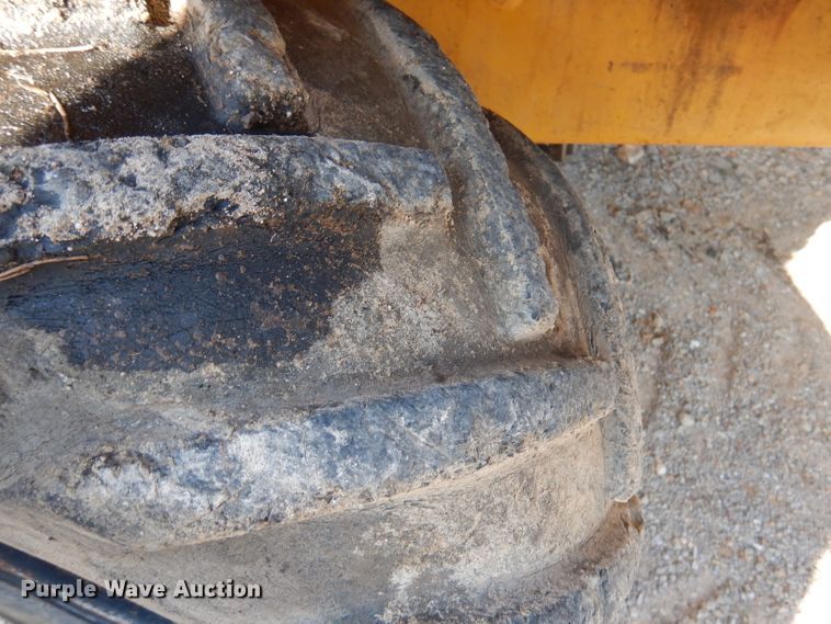 image for item DY9584 2006 Vermeer RT450  trencher