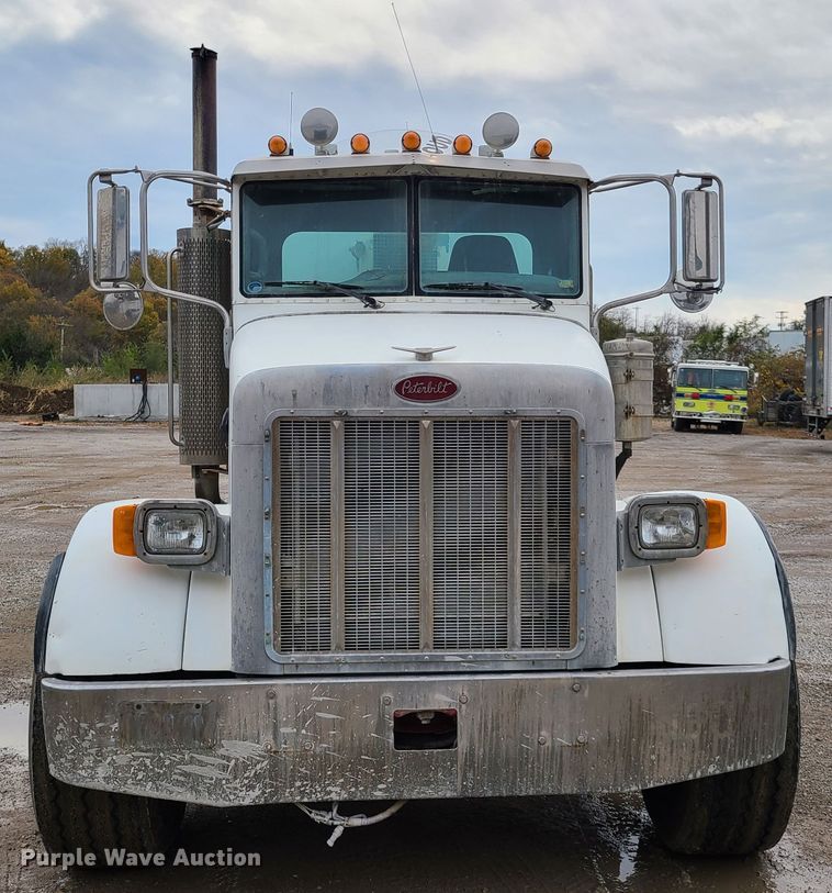 image for item EL9575 2006 Peterbilt 357  ready mix truck