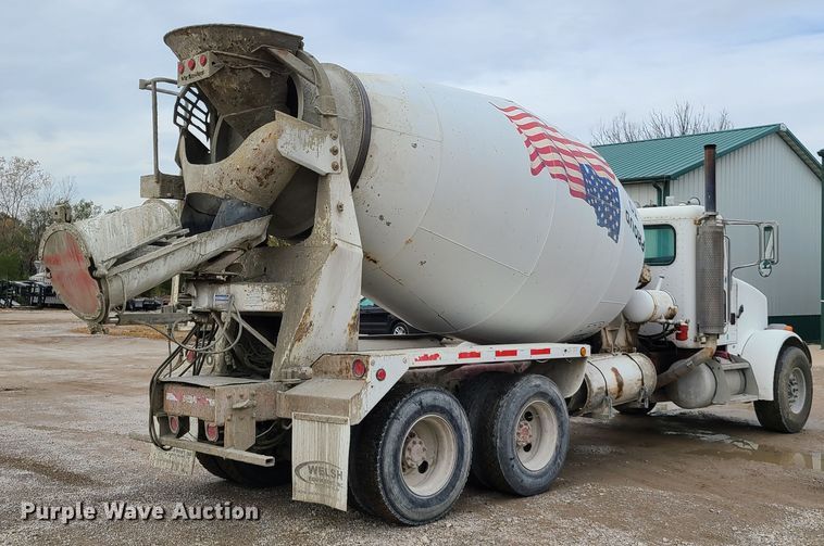 image for item EL9575 2006 Peterbilt 357  ready mix truck