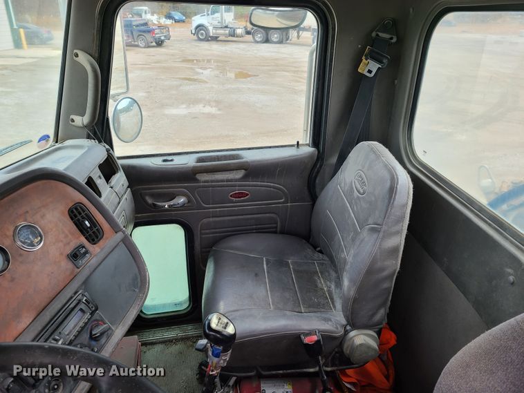 image for item EL9575 2006 Peterbilt 357  ready mix truck