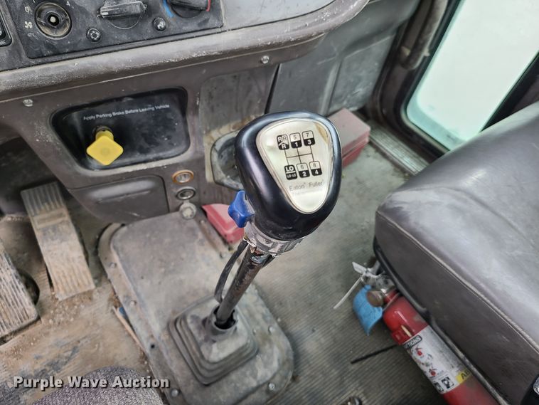 image for item EL9575 2006 Peterbilt 357  ready mix truck