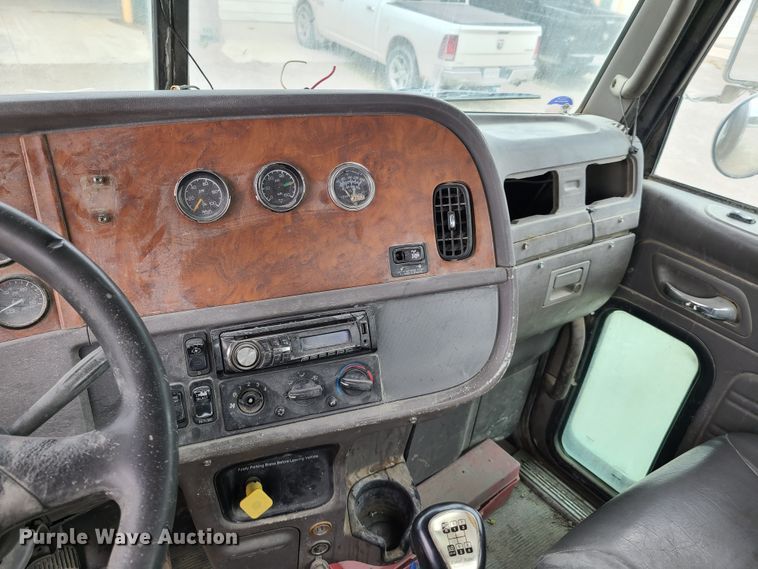 image for item EL9575 2006 Peterbilt 357  ready mix truck