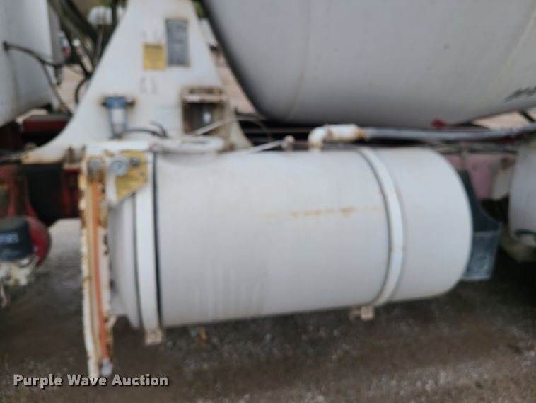 image for item EL9575 2006 Peterbilt 357  ready mix truck