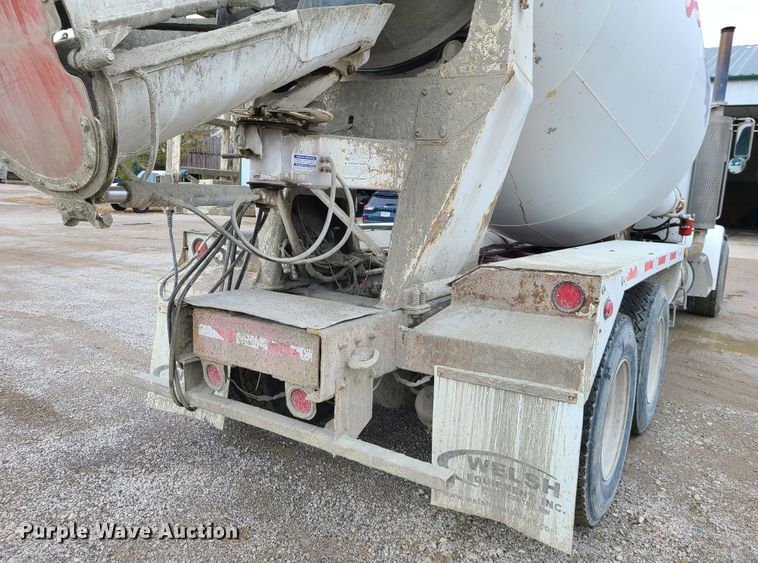 image for item EL9575 2006 Peterbilt 357  ready mix truck
