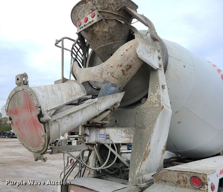 image for item EL9575 2006 Peterbilt 357  ready mix truck