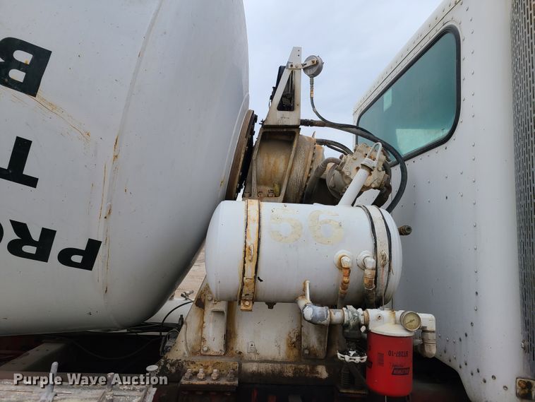 image for item EL9575 2006 Peterbilt 357  ready mix truck
