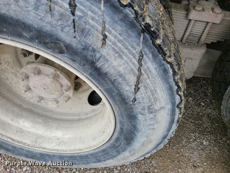 image for item EL9575 2006 Peterbilt 357  ready mix truck