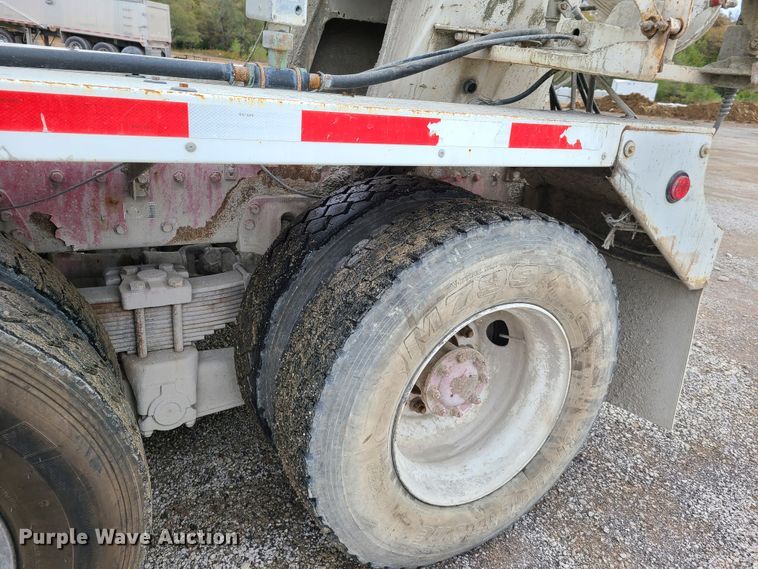 image for item EL9575 2006 Peterbilt 357  ready mix truck