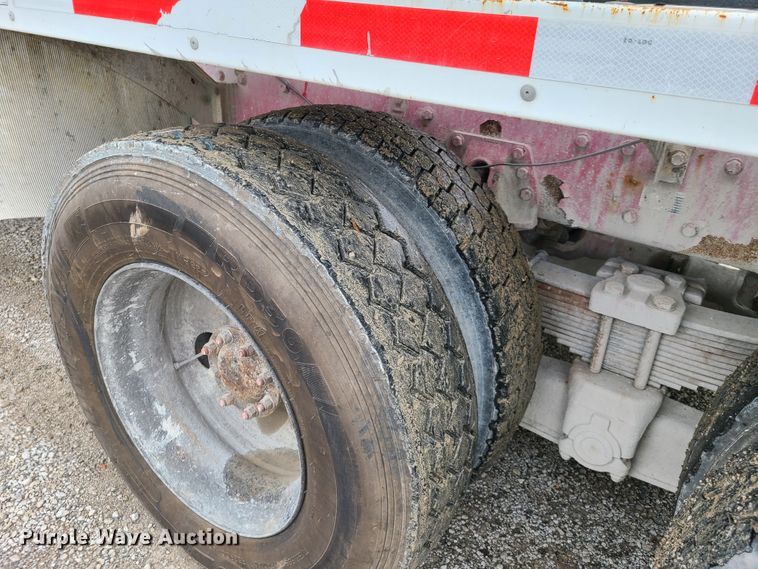 image for item EL9575 2006 Peterbilt 357  ready mix truck