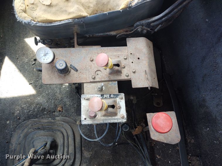 image for item EQ9403 1984 Ford LTL9000  dump truck