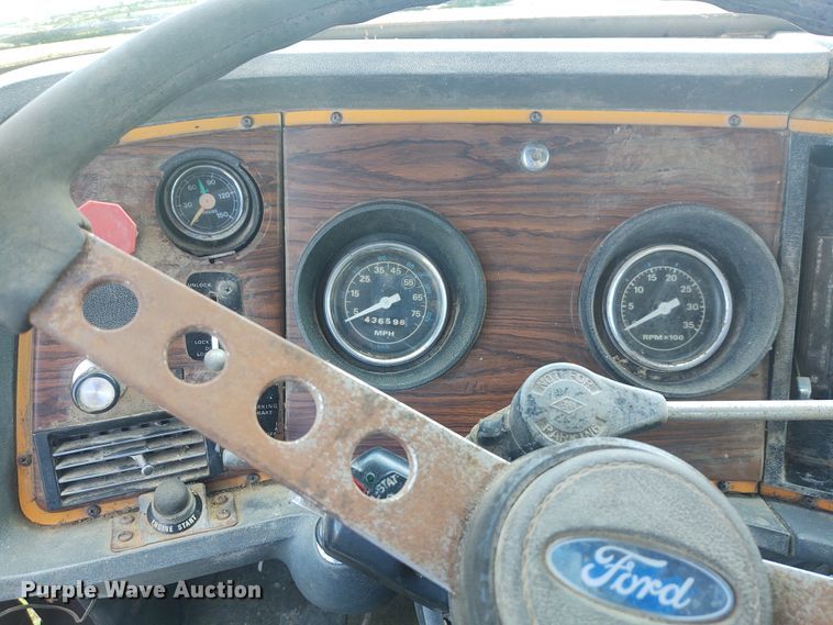 image for item EQ9403 1984 Ford LTL9000  dump truck