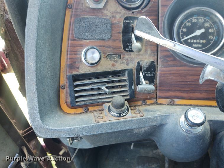 image for item EQ9403 1984 Ford LTL9000  dump truck