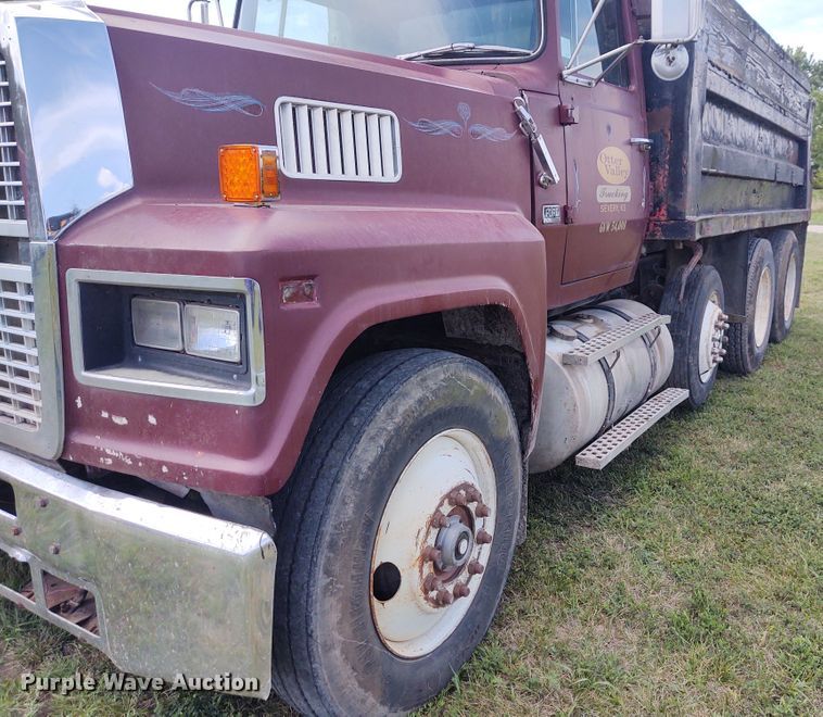 image for item EQ9403 1984 Ford LTL9000  dump truck