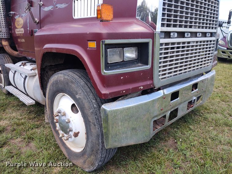 image for item EQ9403 1984 Ford LTL9000  dump truck