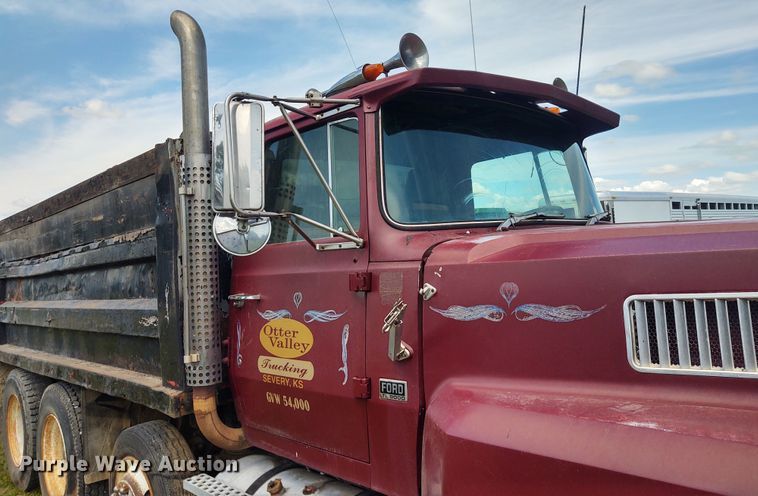 image for item EQ9403 1984 Ford LTL9000  dump truck