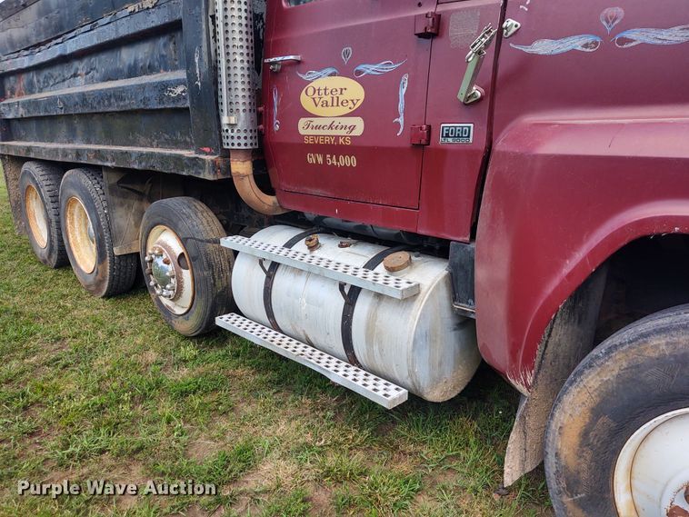 image for item EQ9403 1984 Ford LTL9000  dump truck