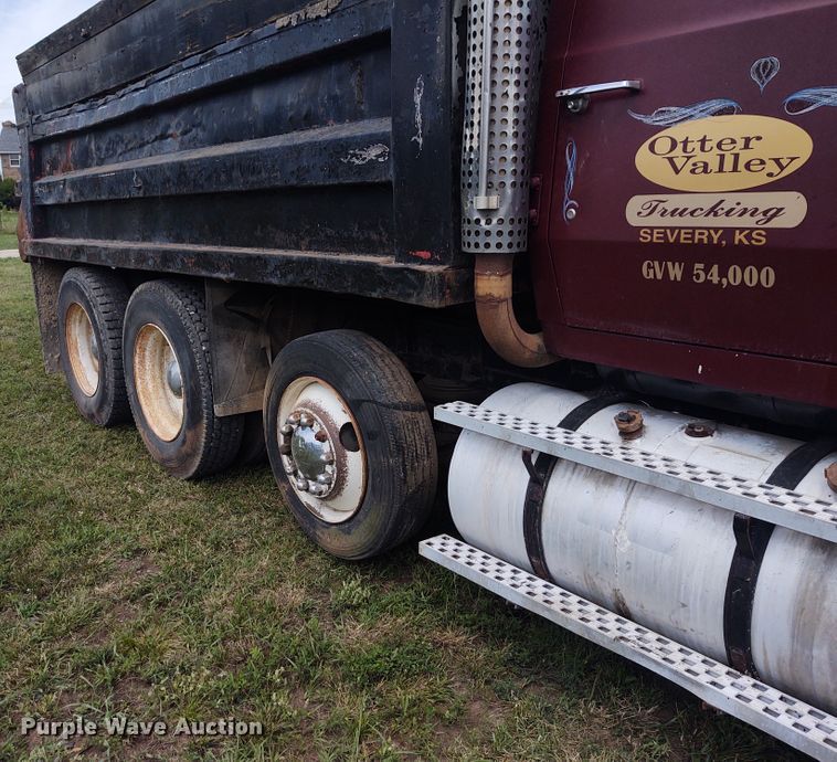 image for item EQ9403 1984 Ford LTL9000  dump truck