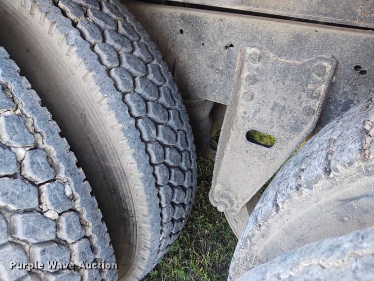 image for item EQ9403 1984 Ford LTL9000  dump truck