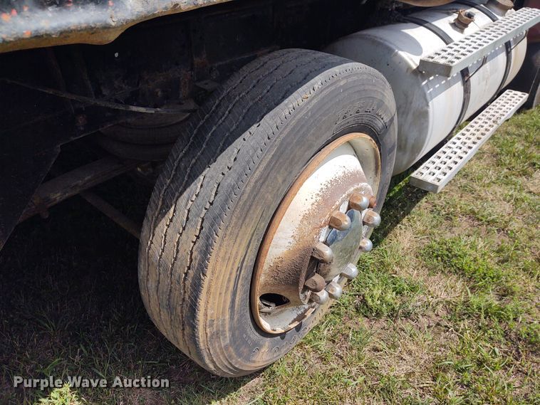 image for item EQ9403 1984 Ford LTL9000  dump truck