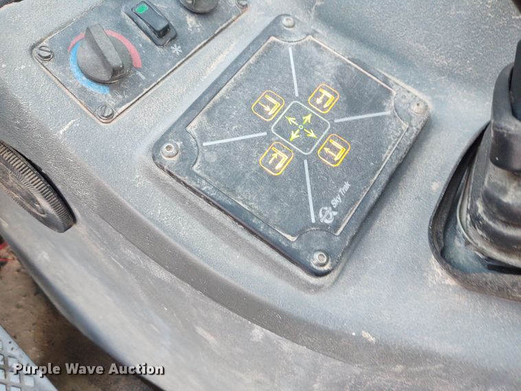 image for item EQ9459 2001 Sky Trak MMV  telehandler