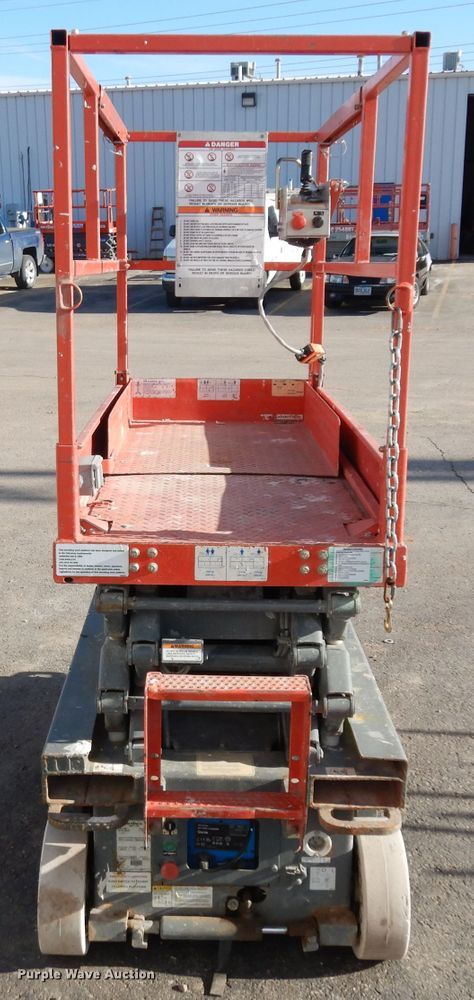 image for item EY9038 2003 Skyjack 3219  scissor lift