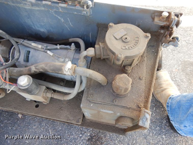 image for item EY9038 2003 Skyjack 3219  scissor lift