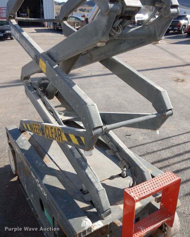 image for item EY9038 2003 Skyjack 3219  scissor lift