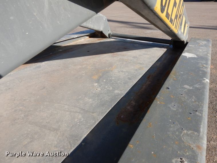 image for item EY9038 2003 Skyjack 3219  scissor lift