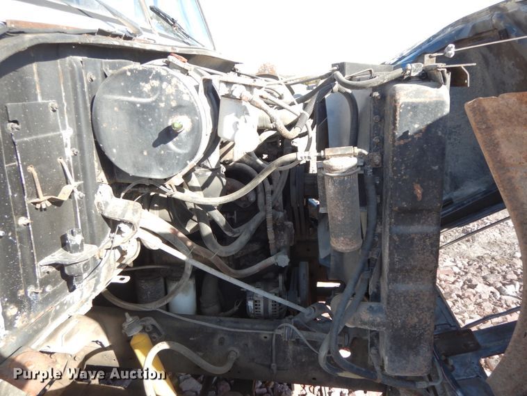 image for item FG9660 1984 International F2275   dump truck