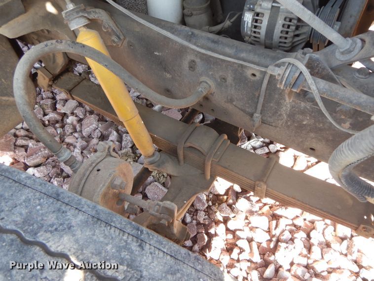 image for item FG9660 1984 International F2275   dump truck