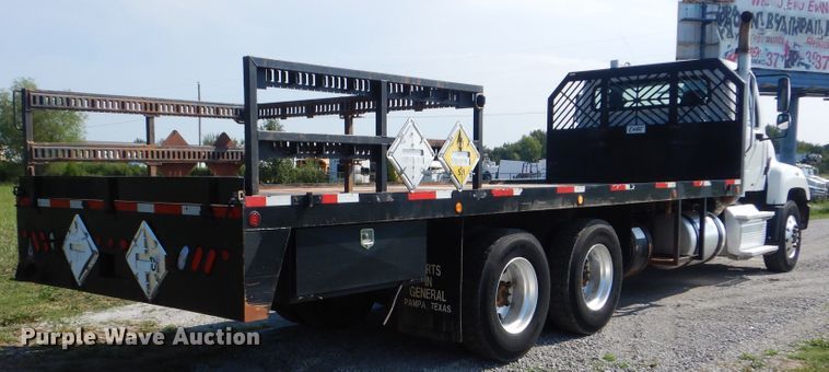 image for item GM9156 2012 Freightliner 114SD  flatbed truck