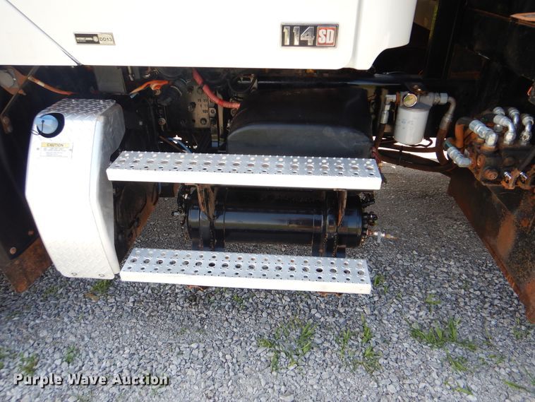 image for item GM9156 2012 Freightliner 114SD  flatbed truck