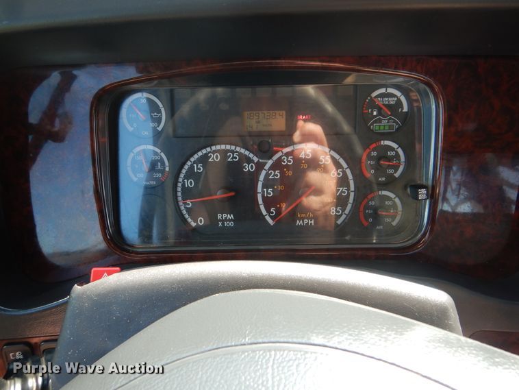 image for item GM9156 2012 Freightliner 114SD  flatbed truck