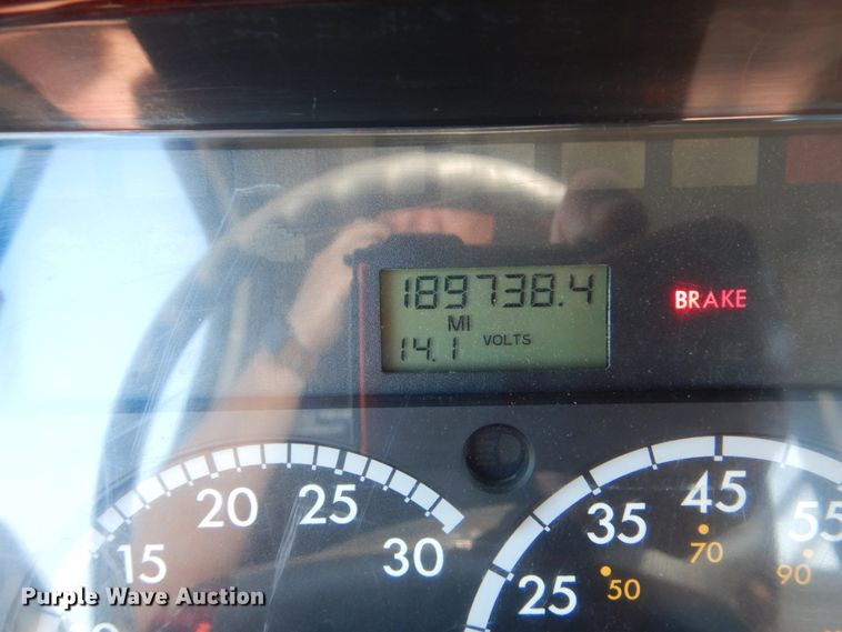 image for item GM9156 2012 Freightliner 114SD  flatbed truck