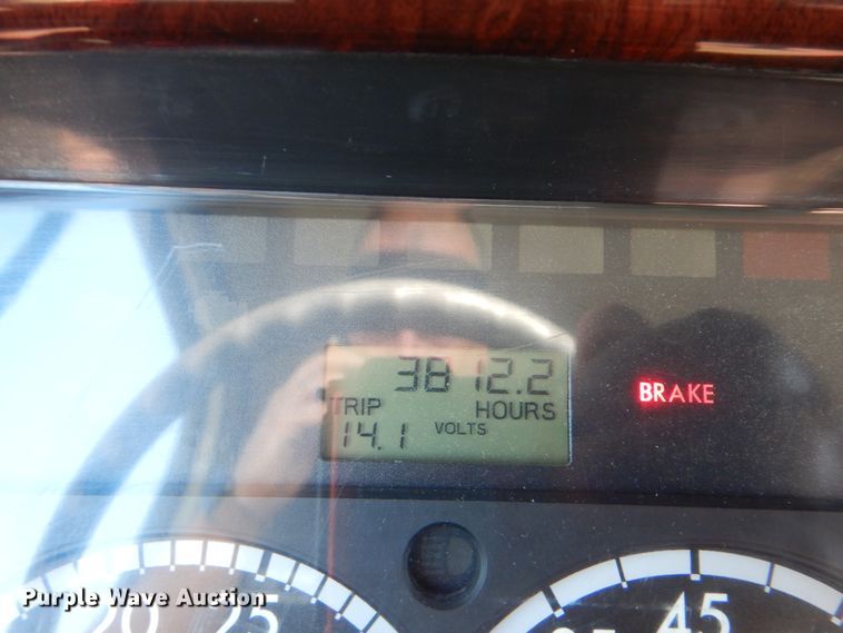 image for item GM9156 2012 Freightliner 114SD  flatbed truck