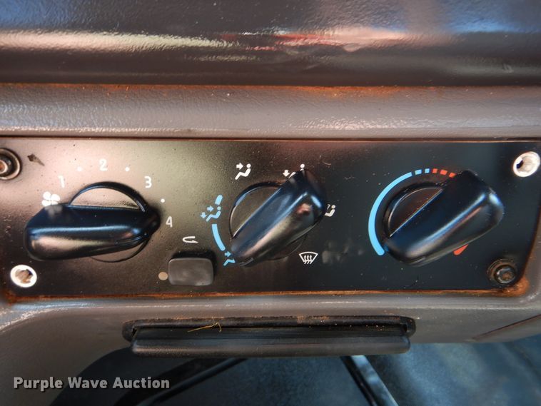 image for item GM9156 2012 Freightliner 114SD  flatbed truck