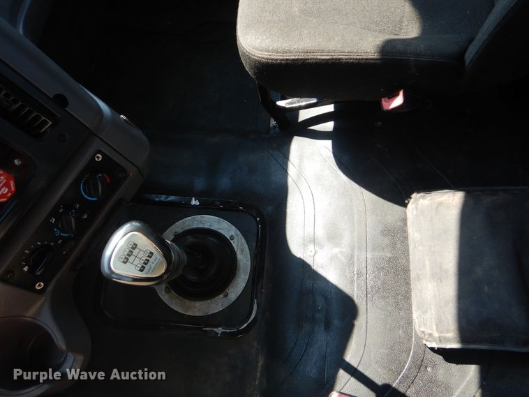 image for item GM9156 2012 Freightliner 114SD  flatbed truck