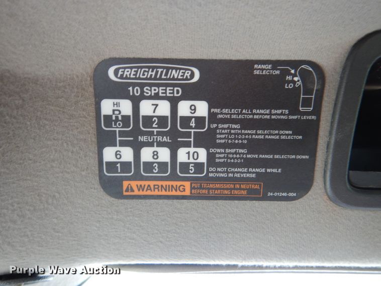 image for item GM9156 2012 Freightliner 114SD  flatbed truck